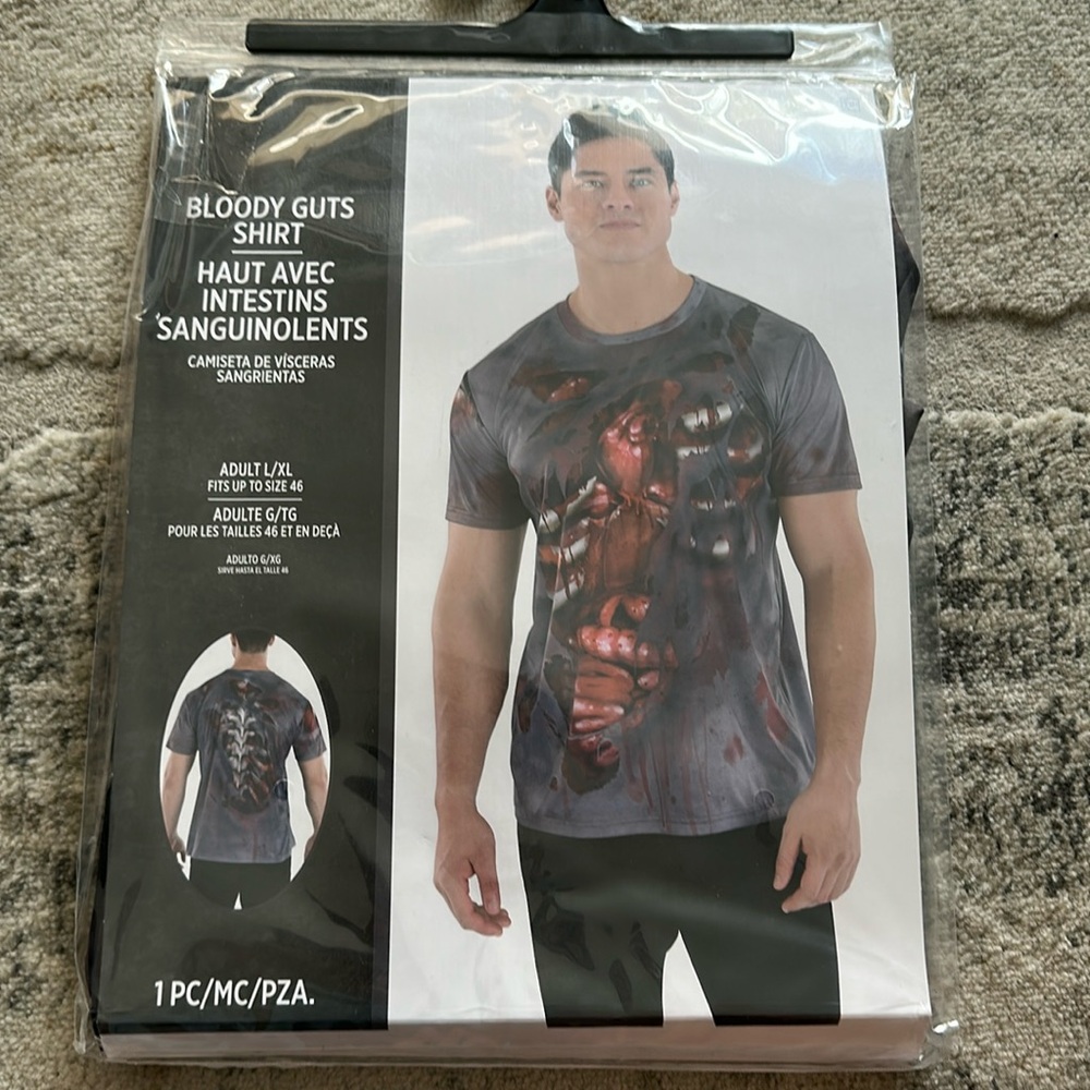 Bloody guts shirt adult large / X-Large fits up to size 46 new costume shirt